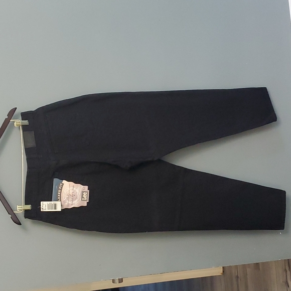 Wms LEE Relaxed Fit jeans (sz 33x31) - Picture 2 of 5